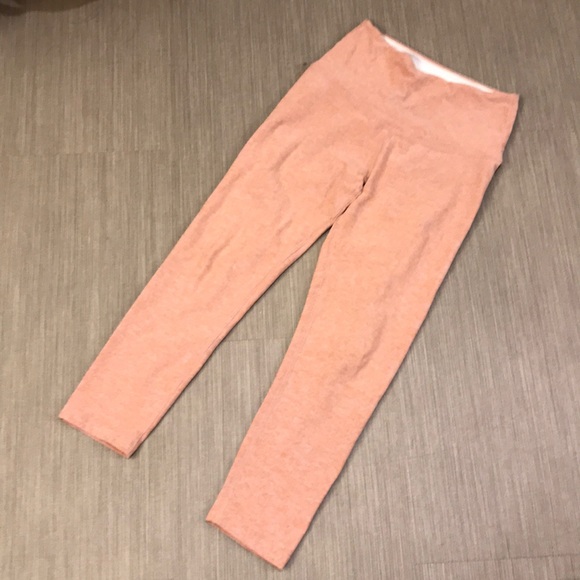Beyond Yoga coral crop leggings Small - Picture 3 of 5